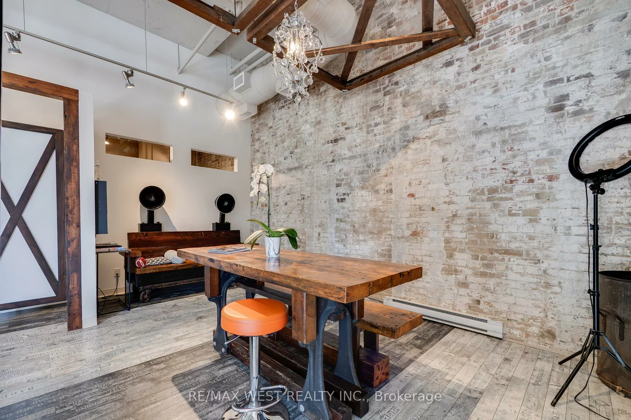 90, Distillery, Waterfront Communities C8, Toronto