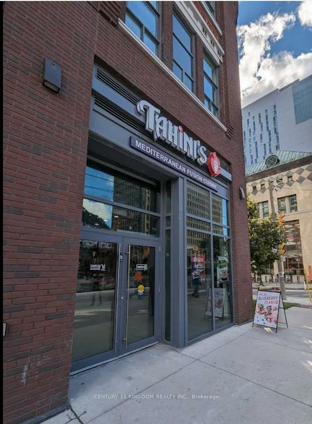 233, College, Kensington-Chinatown, Toronto