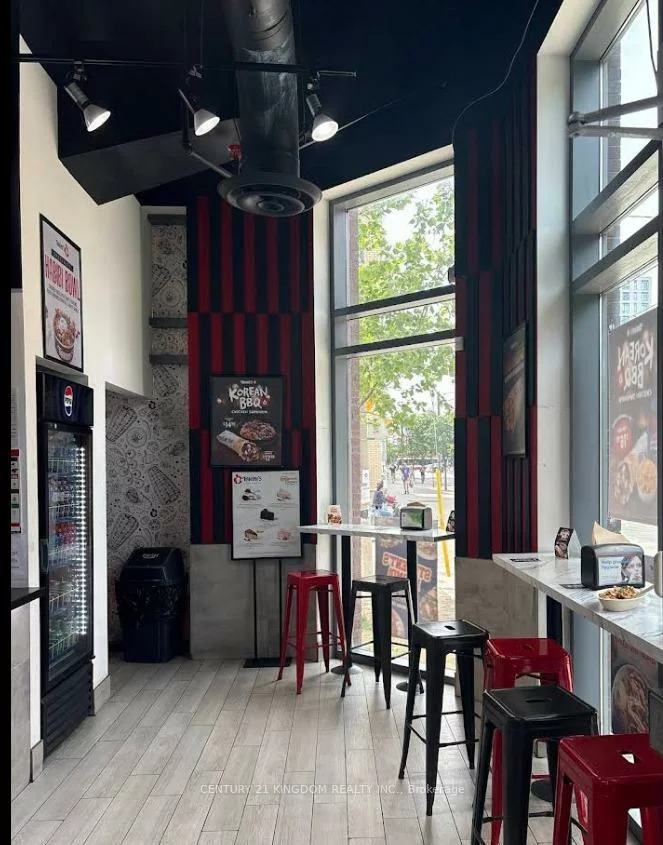 233, College, Kensington-Chinatown, Toronto