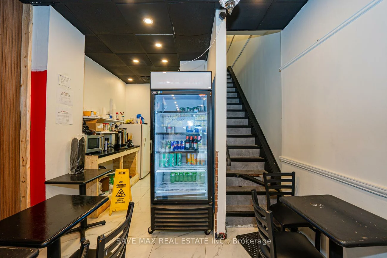 656, Spadina, University, Toronto