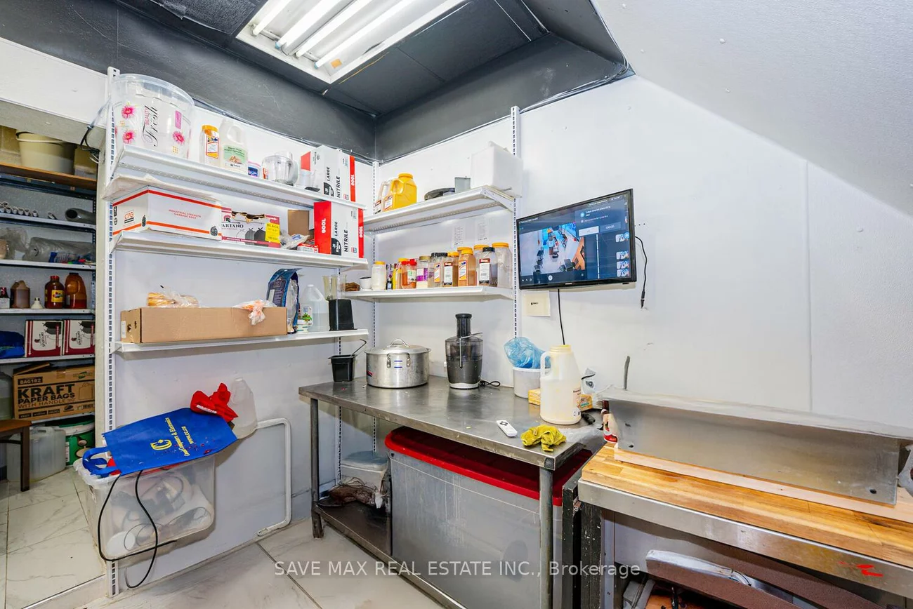 656, Spadina, University, Toronto
