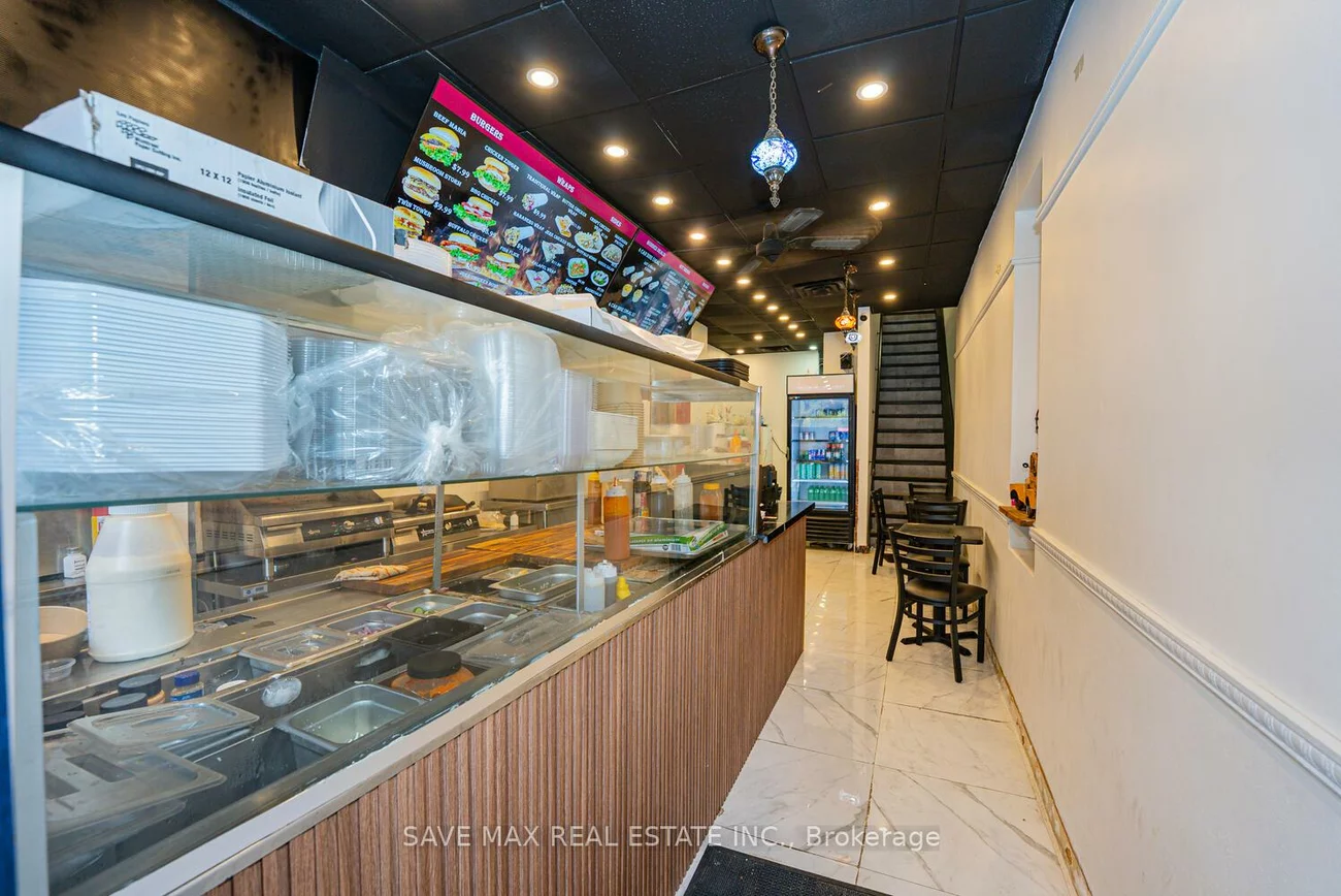 656, Spadina, University, Toronto