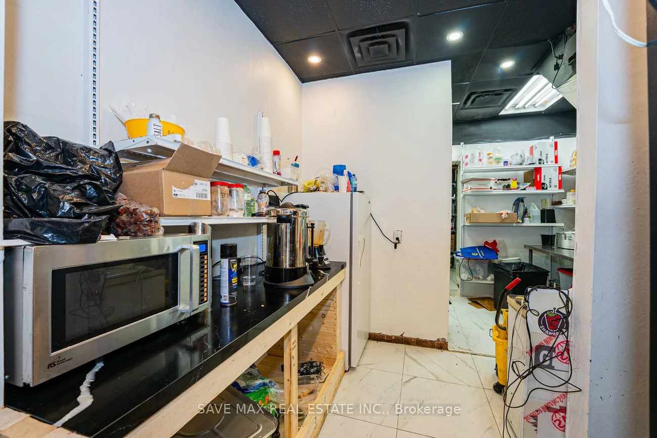 656, Spadina, University, Toronto