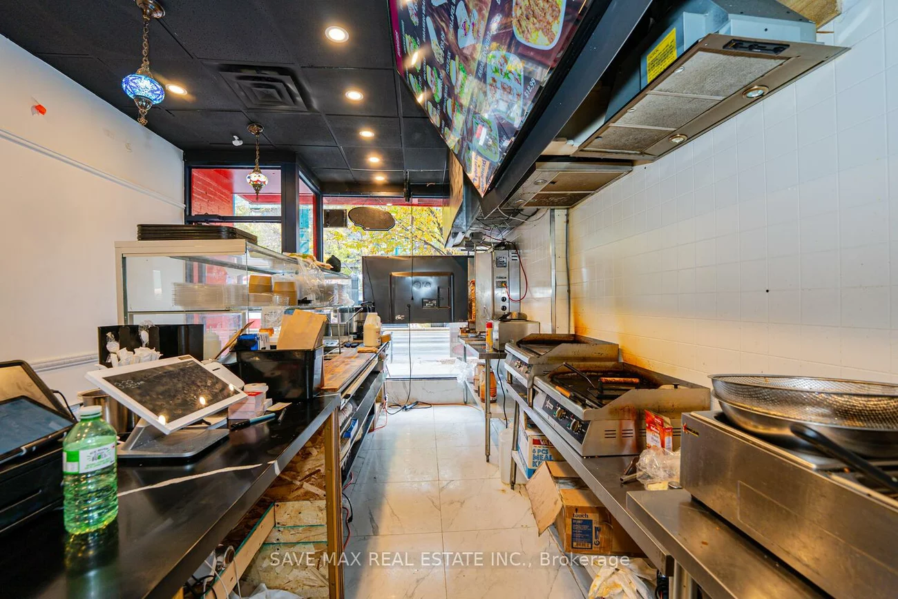 656, Spadina, University, Toronto