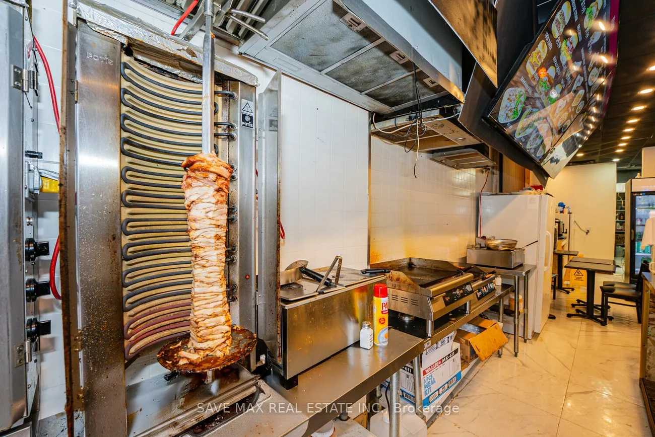 656, Spadina, University, Toronto