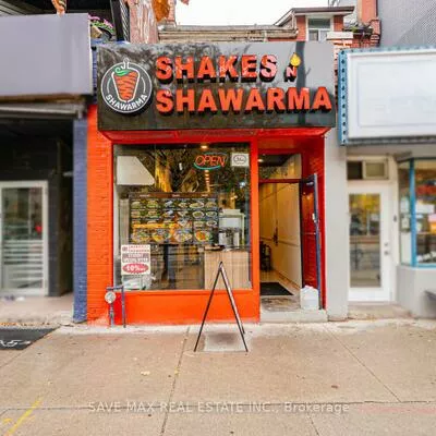 656, Spadina, University, Toronto