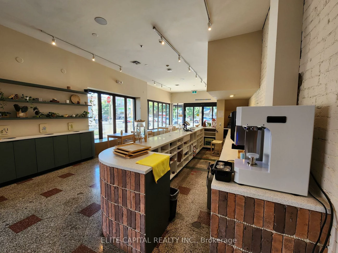 356, College, University, Toronto