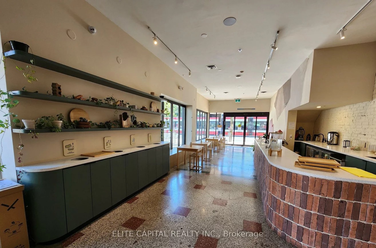 356, College, University, Toronto