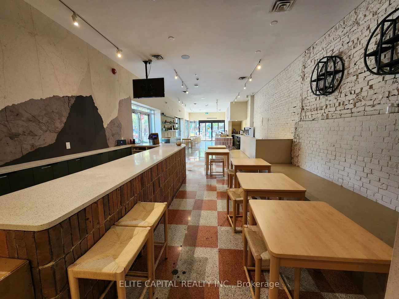 356, College, University, Toronto