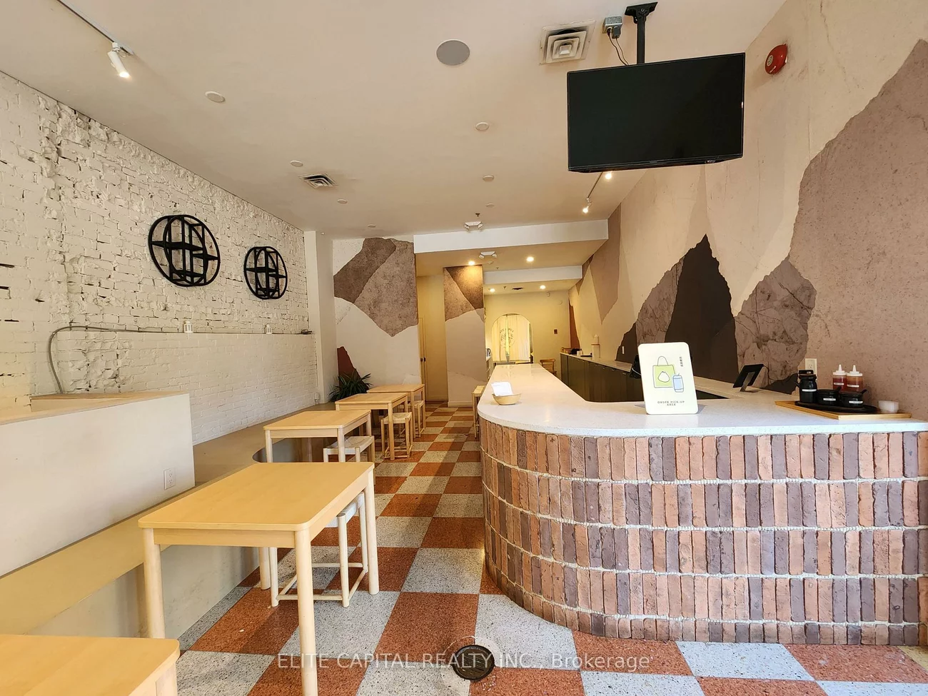 356, College, University, Toronto