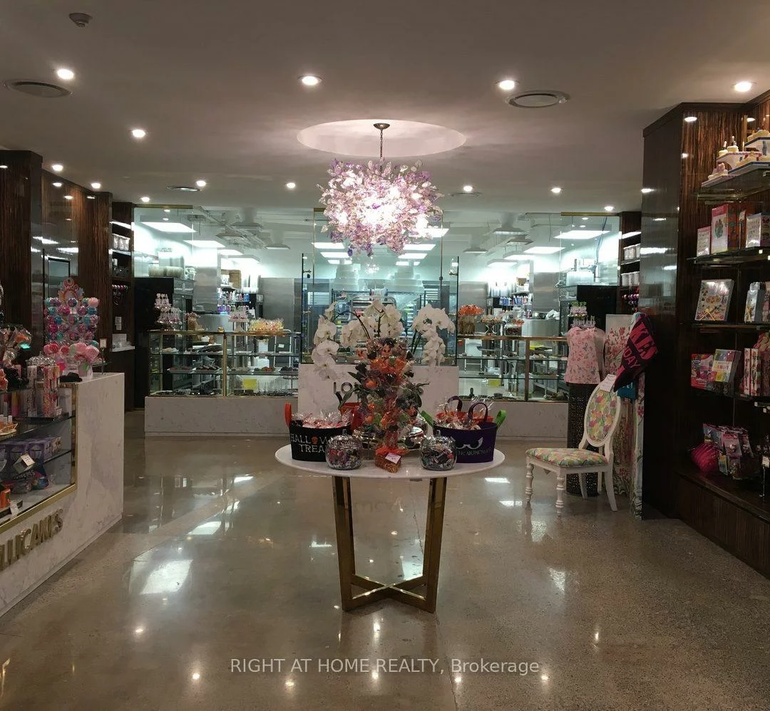 500, Lawrence, Englemount-Lawrence, Toronto