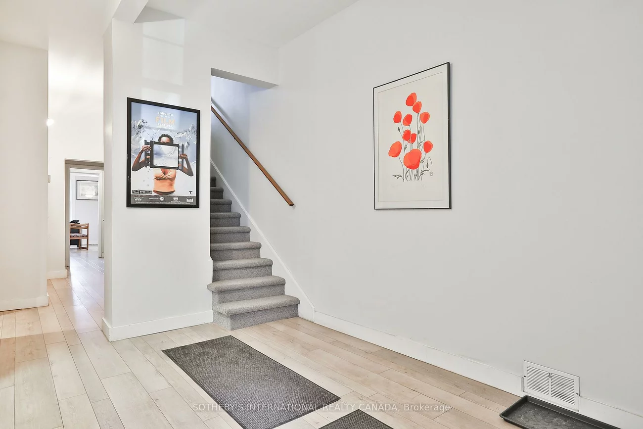 108, Scollard, Annex, Toronto