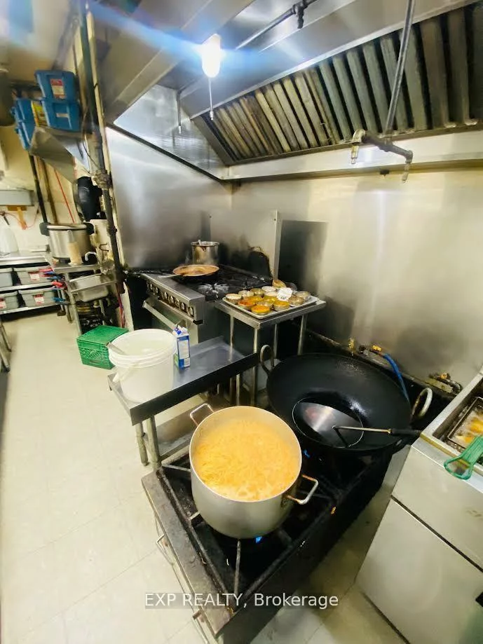 606, Bloor, Annex, Toronto