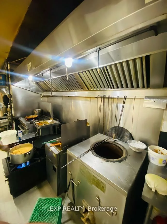 606, Bloor, Annex, Toronto