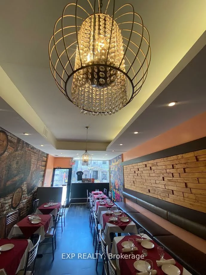 606, Bloor, Annex, Toronto