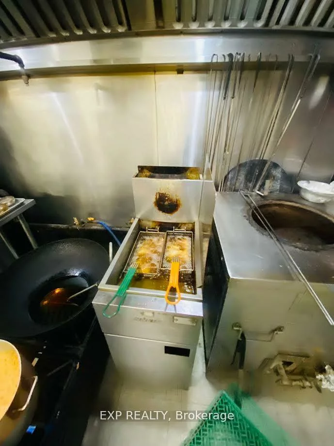 606, Bloor, Annex, Toronto