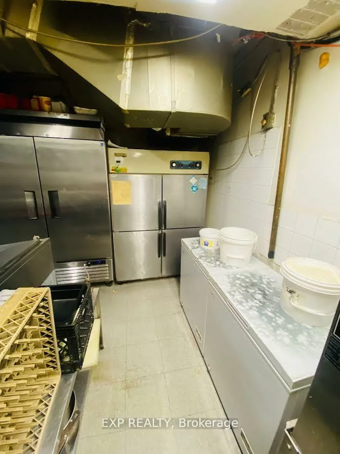 606, Bloor, Annex, Toronto