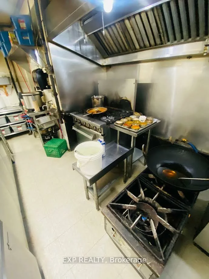 606, Bloor, Annex, Toronto