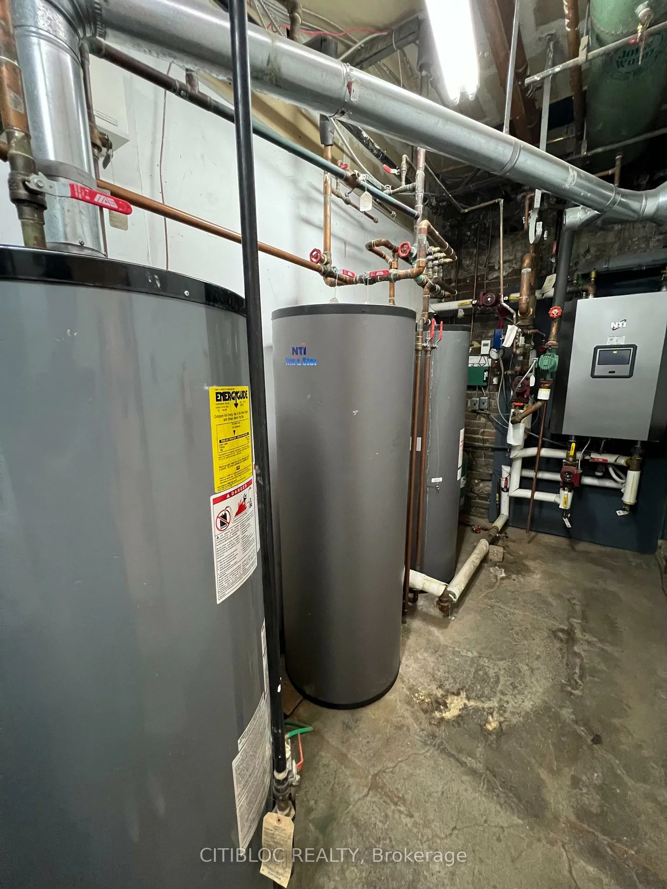 336, Clinton, Palmerston-Little Italy, Toronto