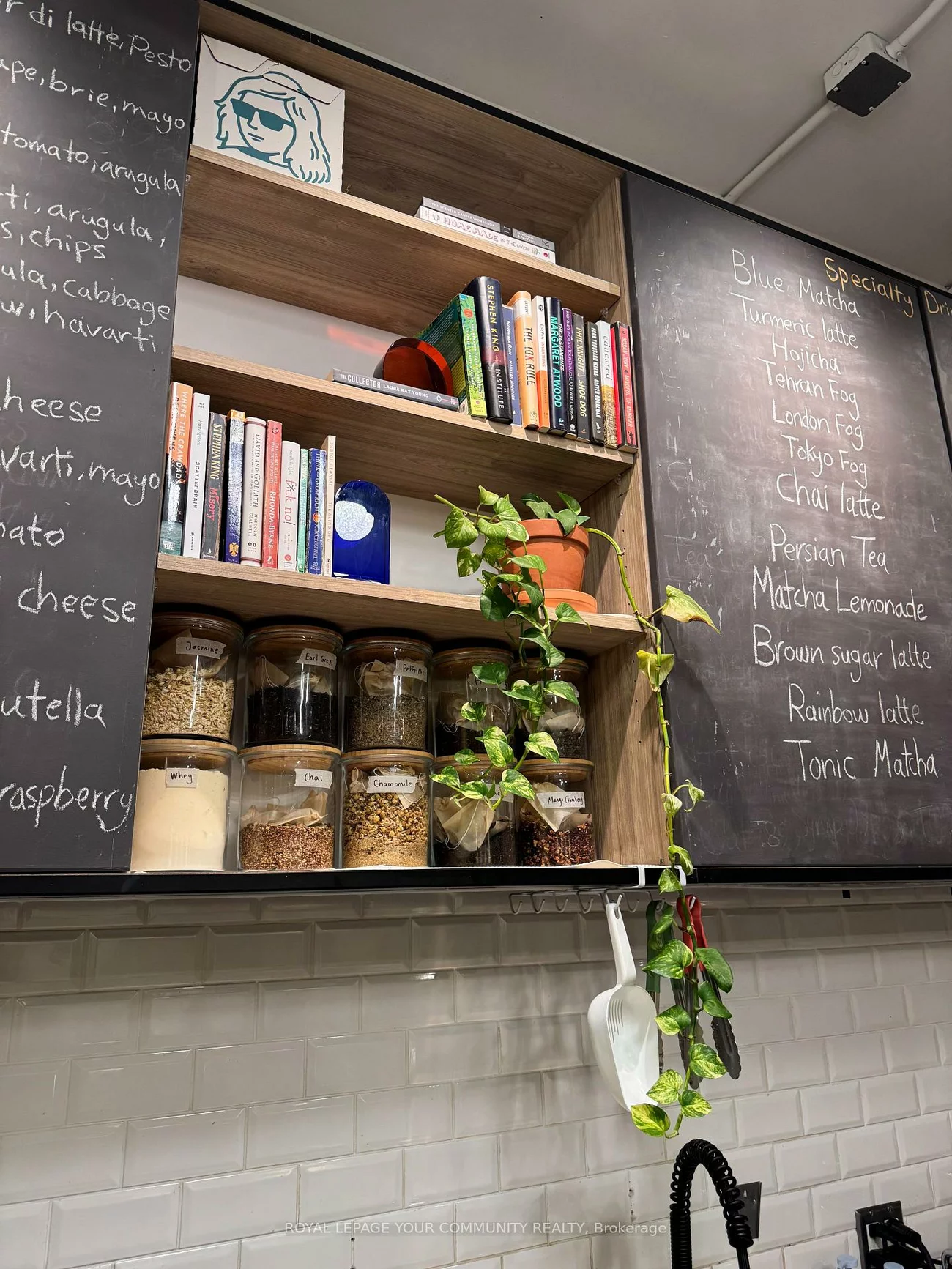 799, College, Trinity-Bellwoods, Toronto