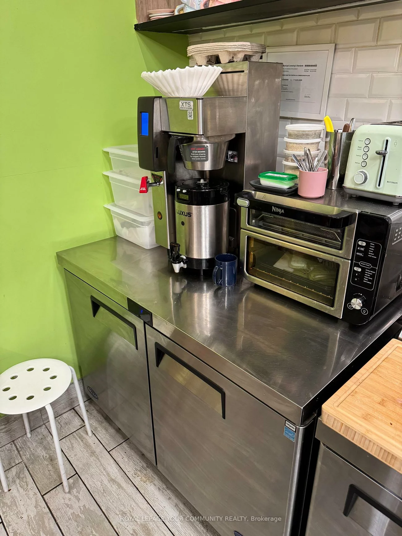 799, College, Trinity-Bellwoods, Toronto