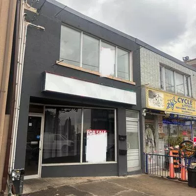 Commercial for sale, 2057, Dufferin, Oakwood Village, Toronto