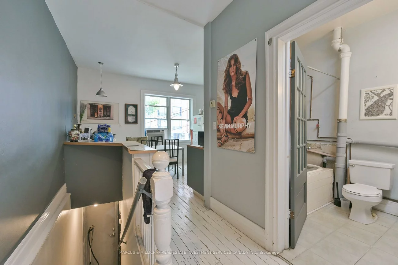 863, Queen, Niagara, Toronto