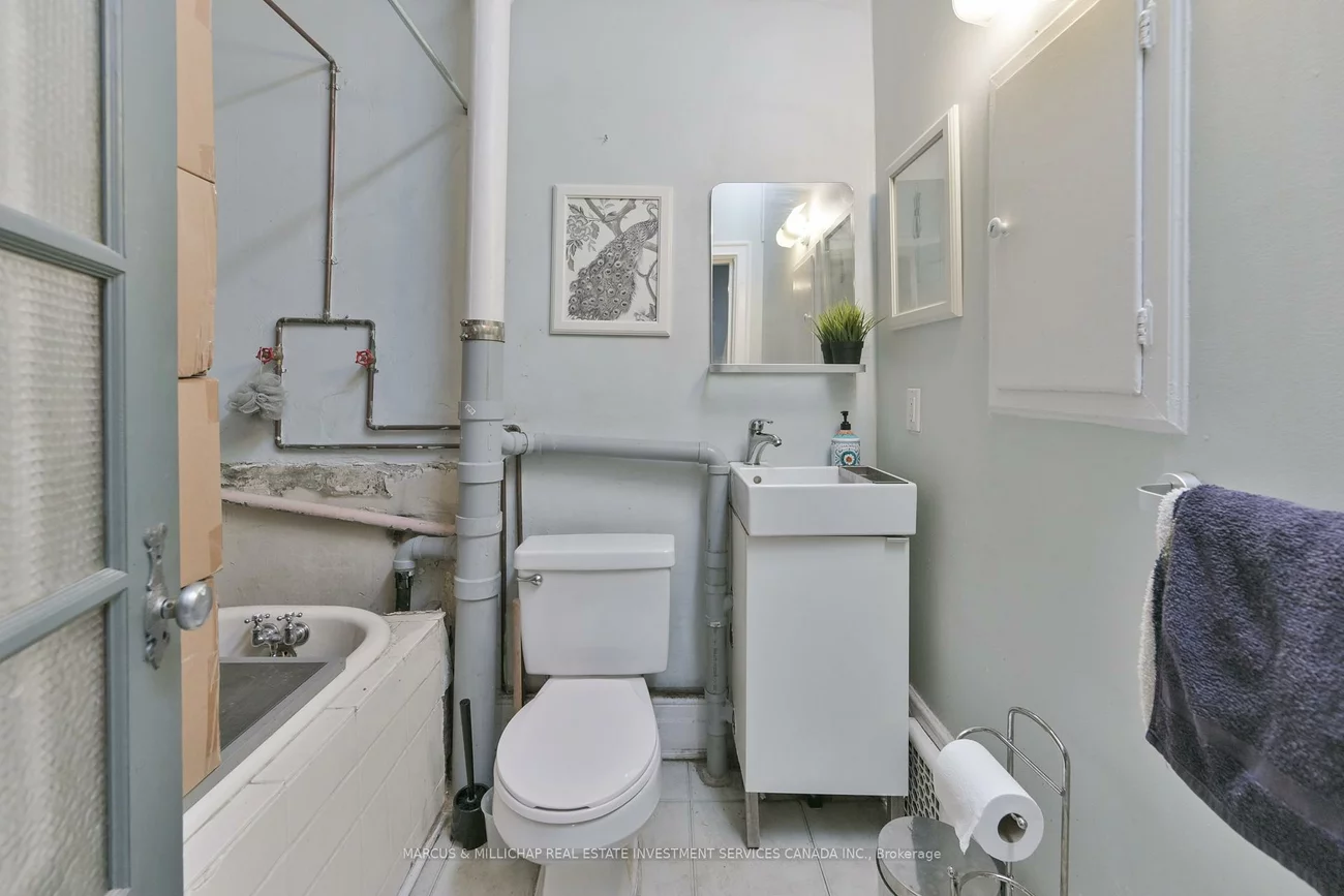 863, Queen, Niagara, Toronto