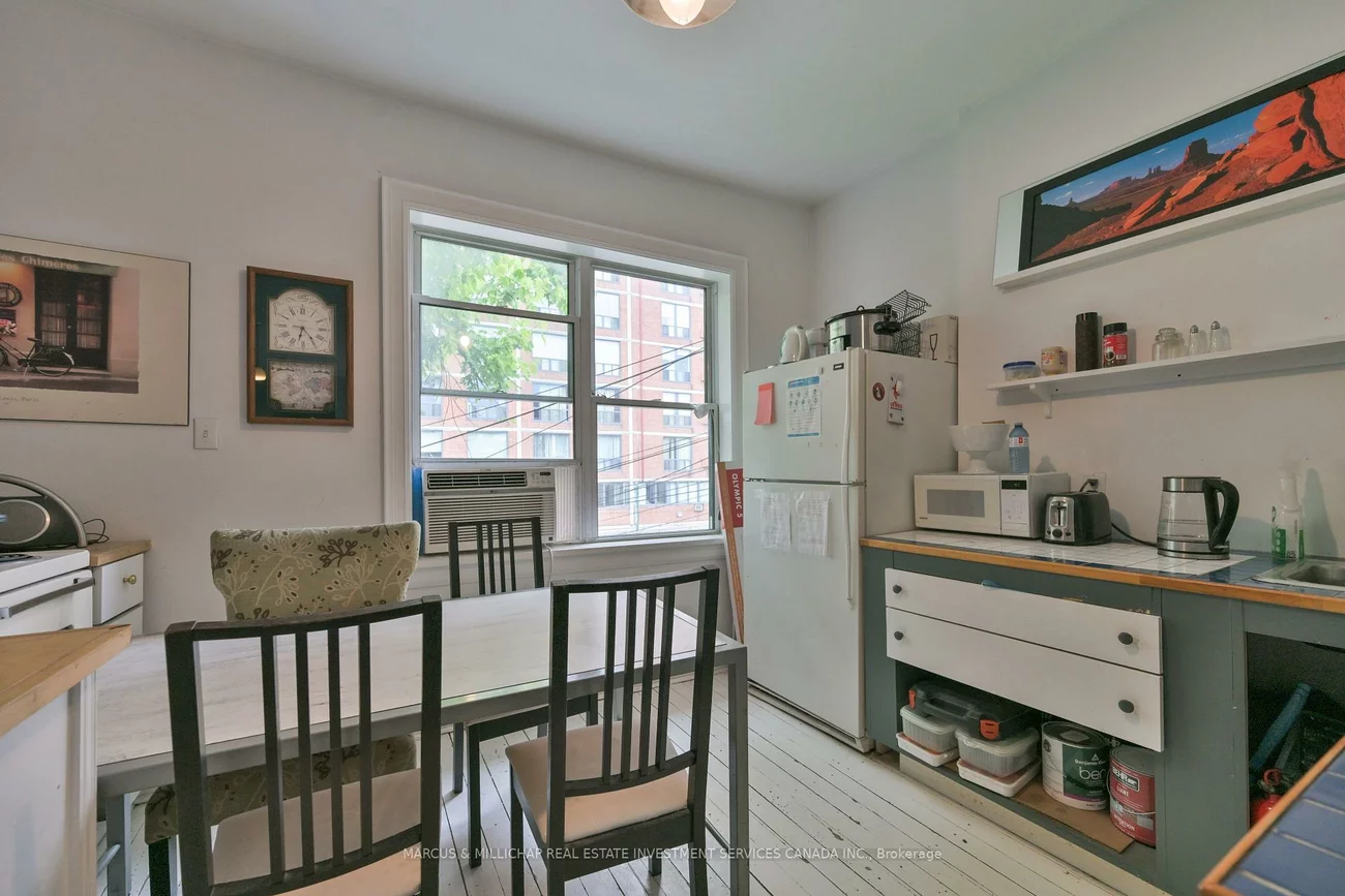 863, Queen, Niagara, Toronto