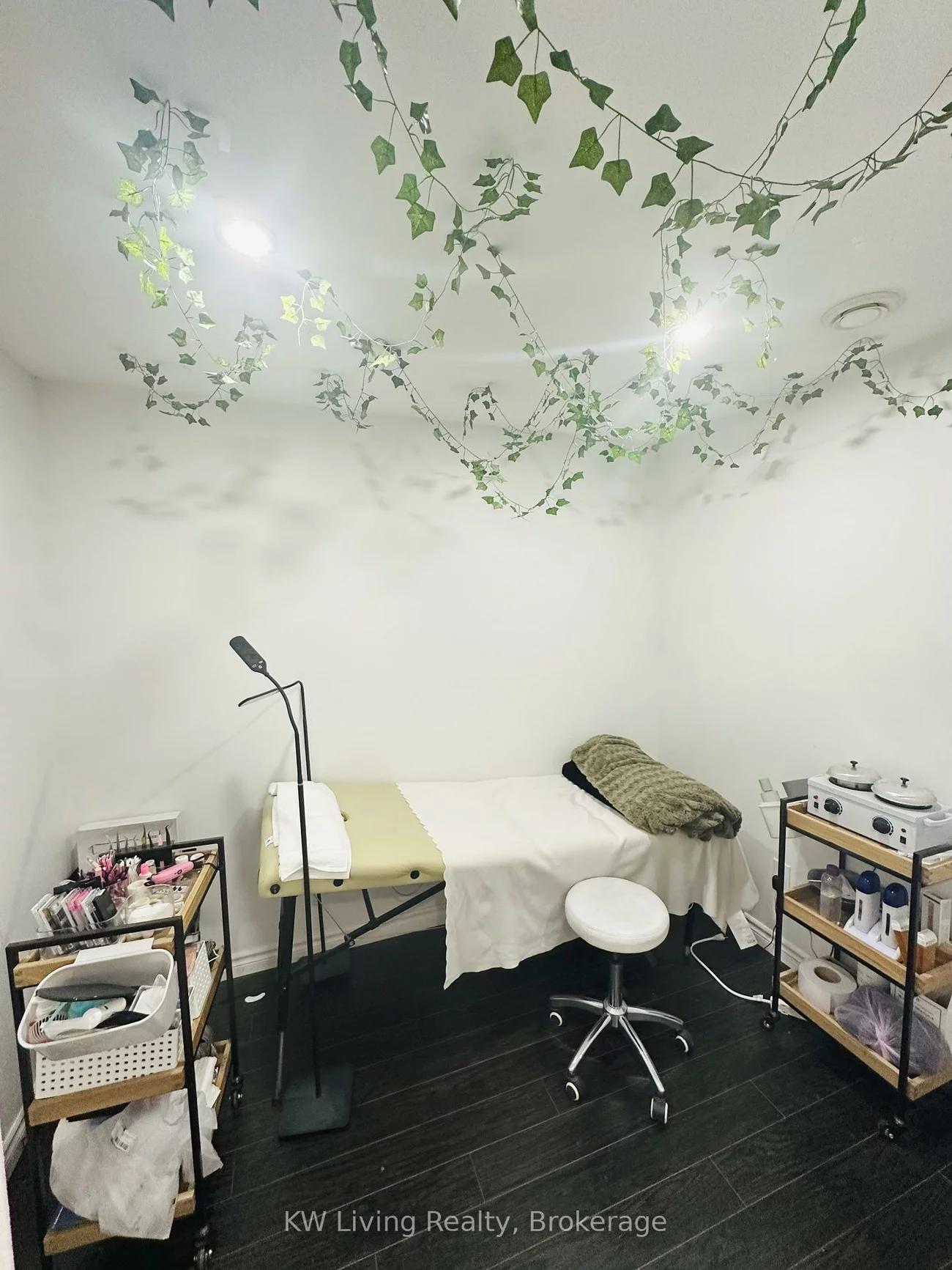 680, Queen, Trinity-Bellwoods, Toronto