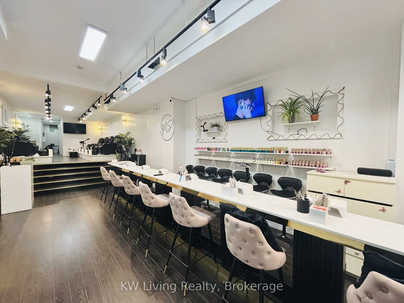 680, Queen, Trinity-Bellwoods, Toronto