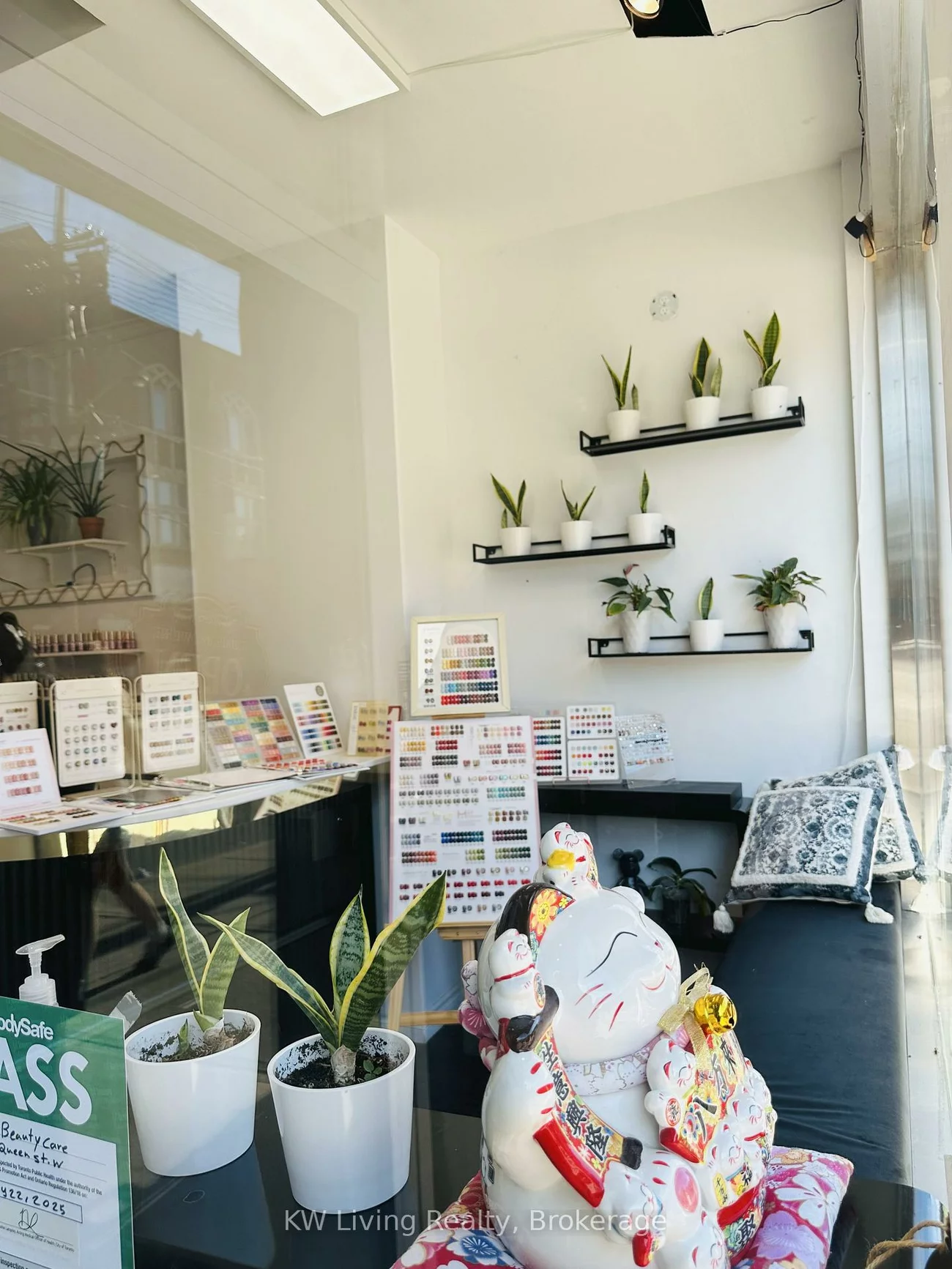 680, Queen, Trinity-Bellwoods, Toronto