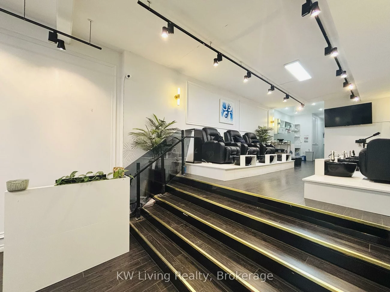 680, Queen, Trinity-Bellwoods, Toronto