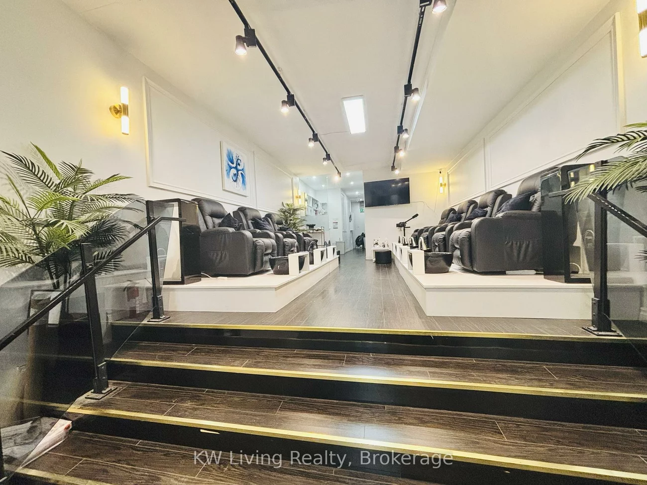 680, Queen, Trinity-Bellwoods, Toronto