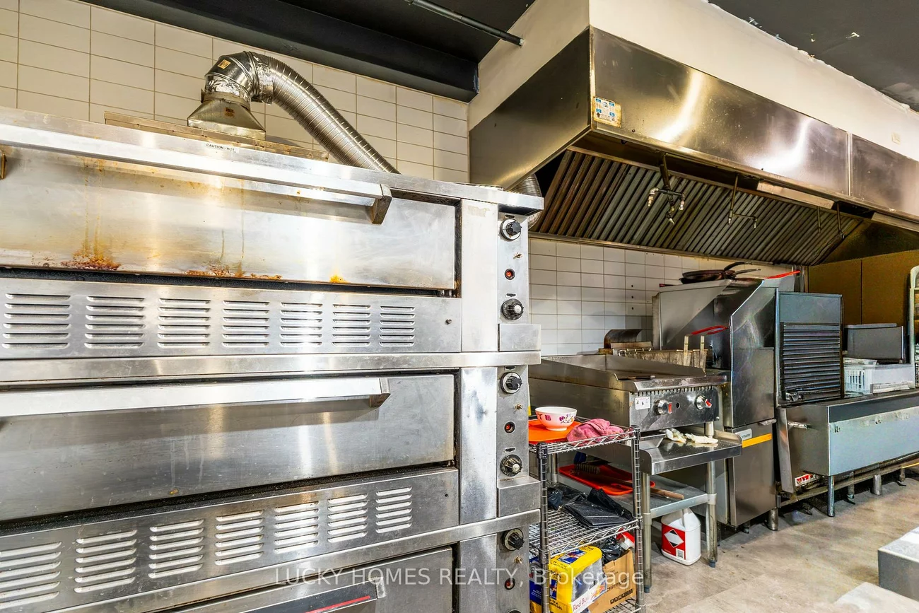 118, John, Waterfront Communities C1, Toronto