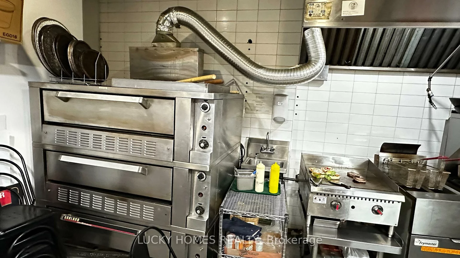 118, John, Waterfront Communities C1, Toronto