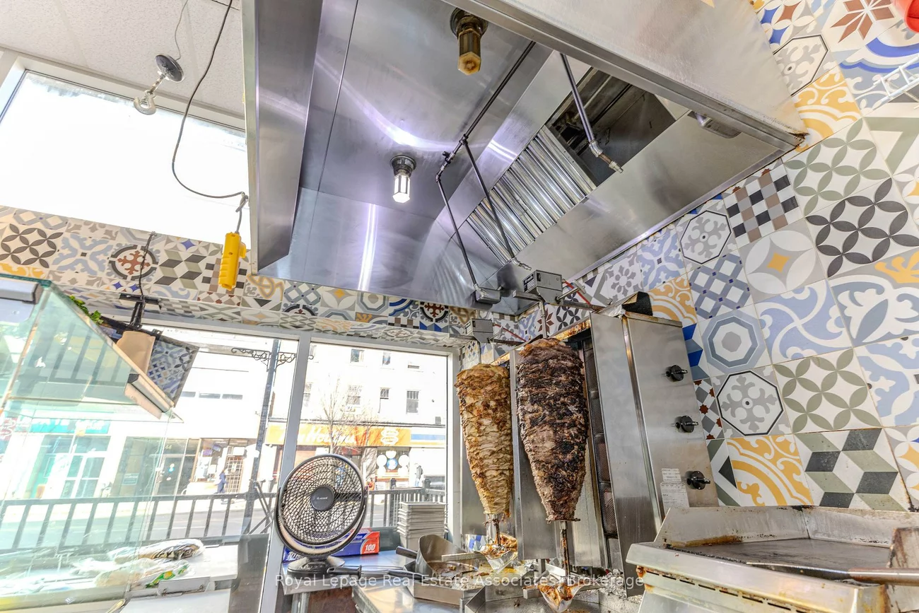 750, Spadina, University, Toronto