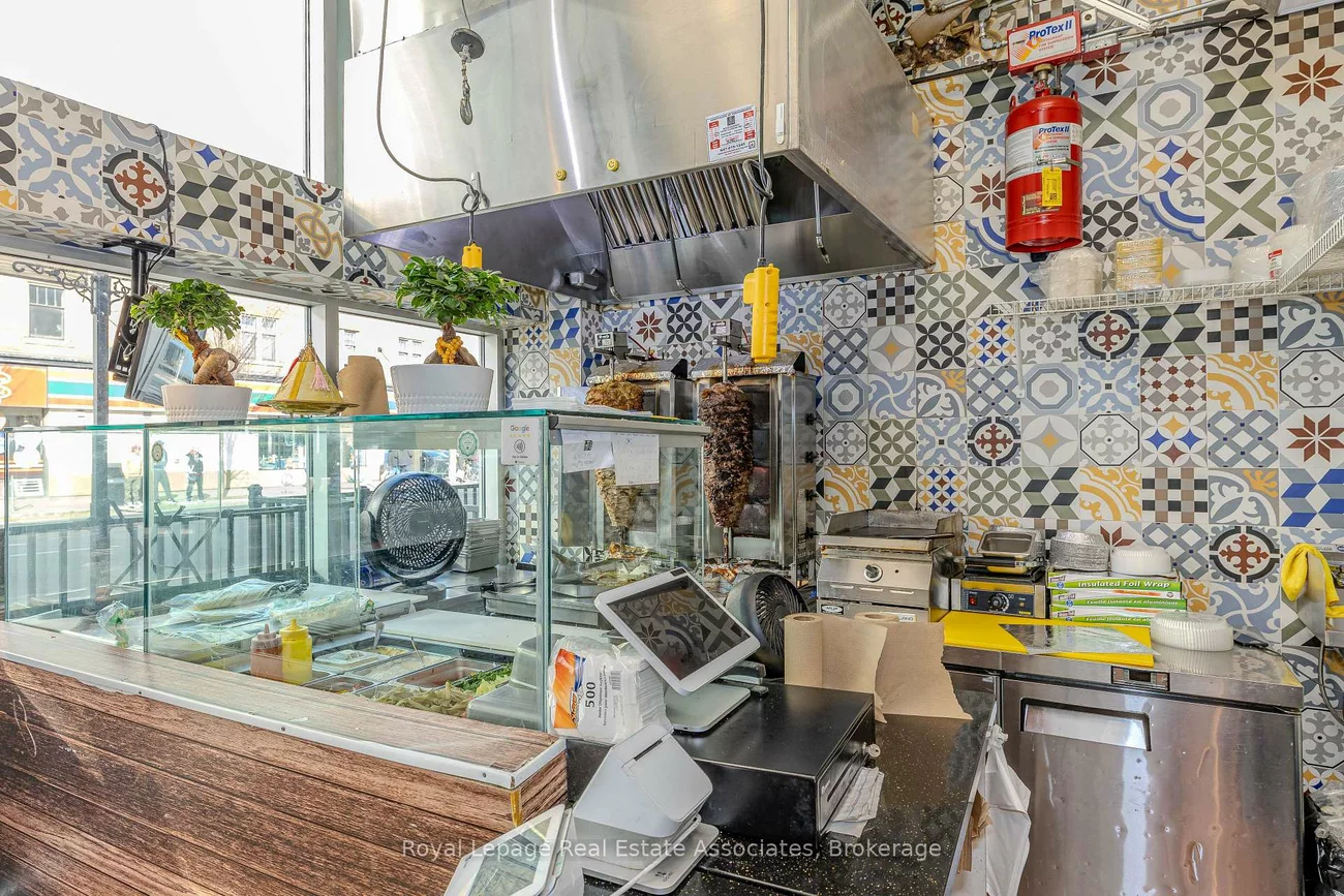 750, Spadina, University, Toronto