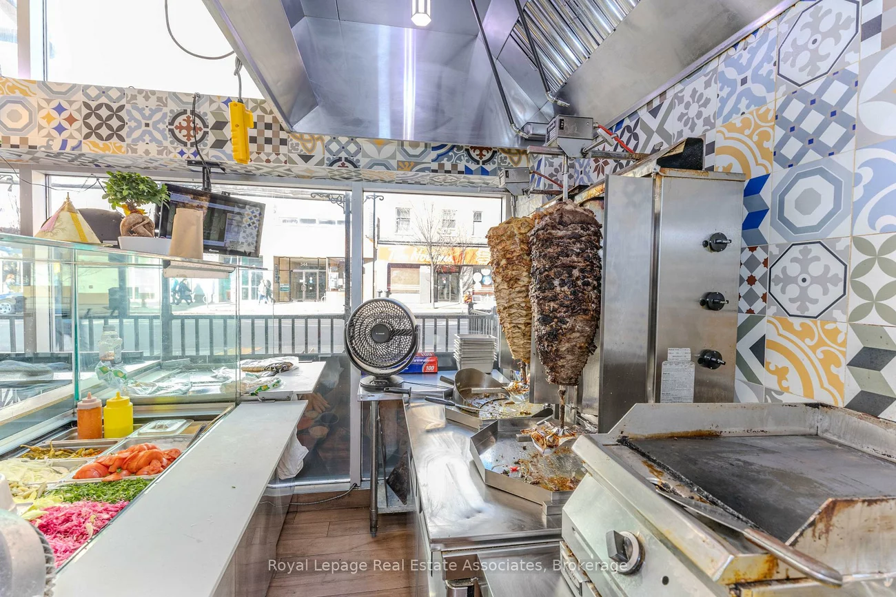 750, Spadina, University, Toronto