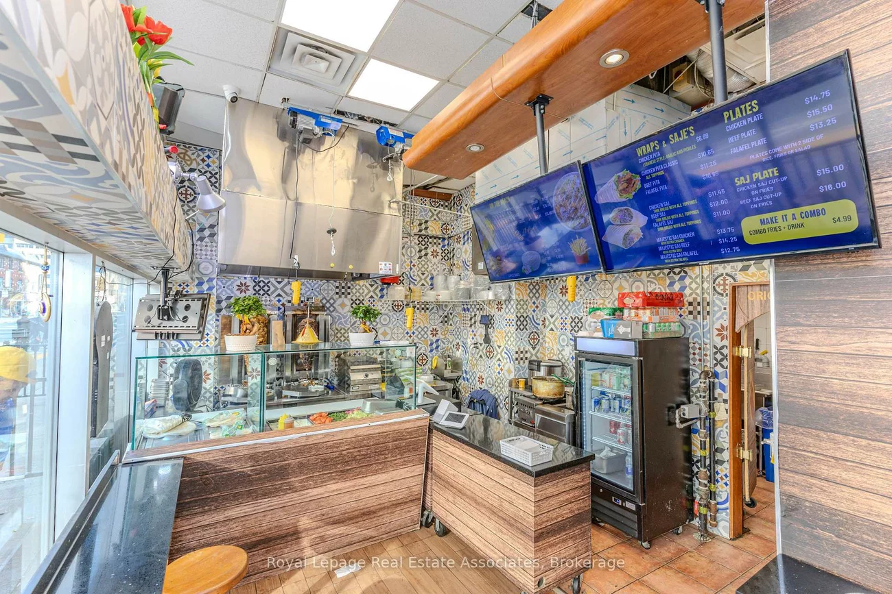 750, Spadina, University, Toronto