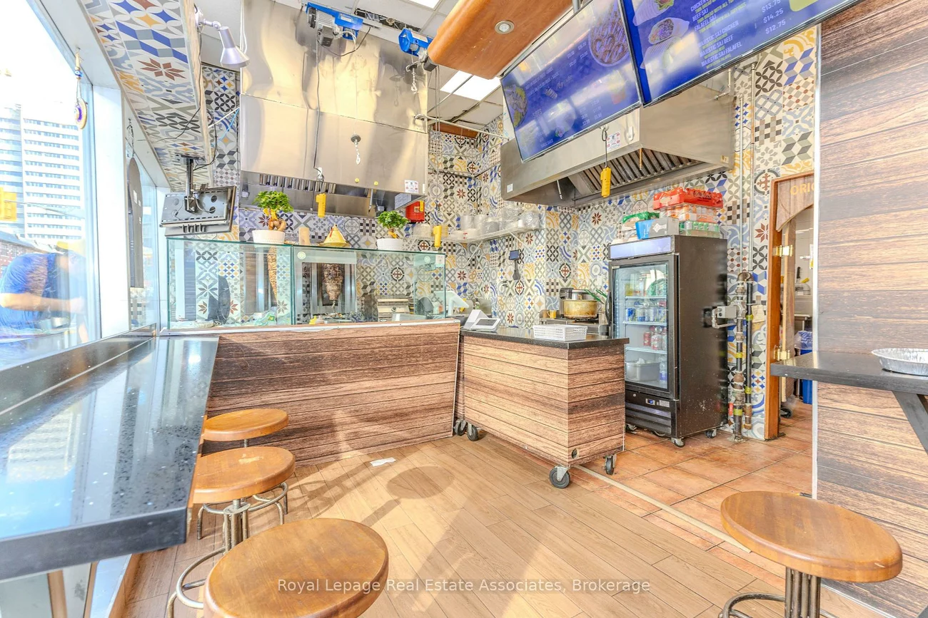 750, Spadina, University, Toronto