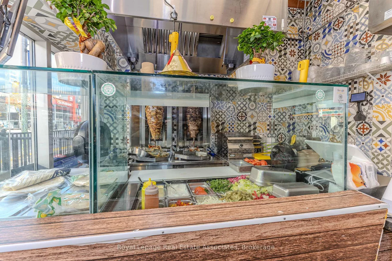 750, Spadina, University, Toronto