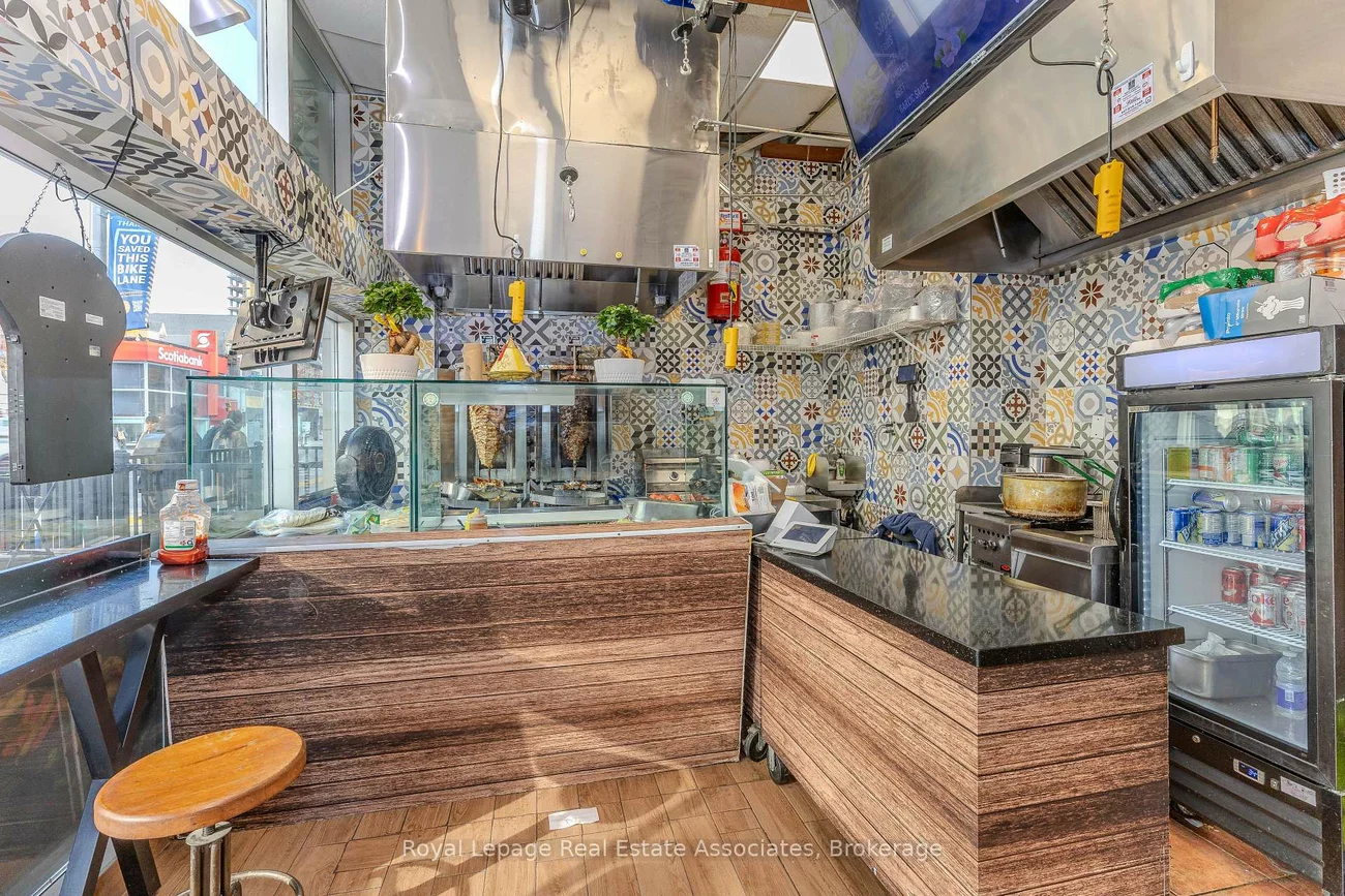 750, Spadina, University, Toronto