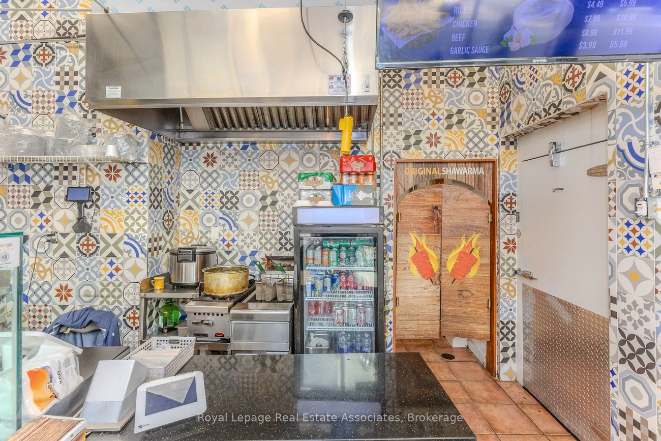 750, Spadina, University, Toronto