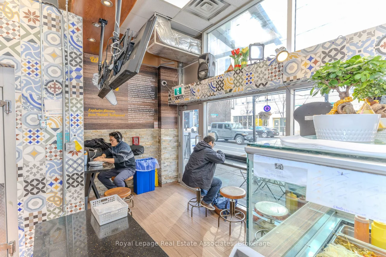 750, Spadina, University, Toronto