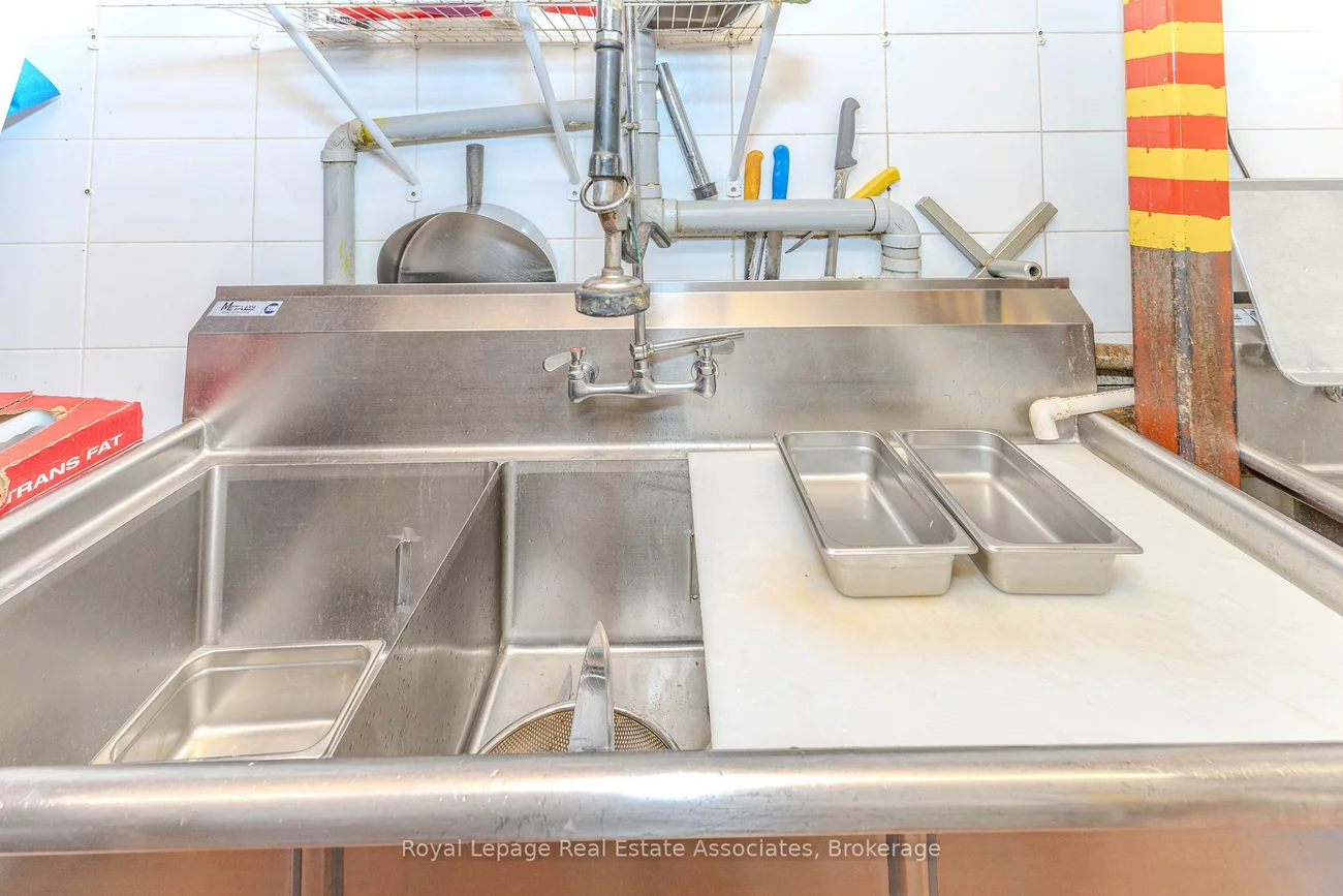 750, Spadina, University, Toronto