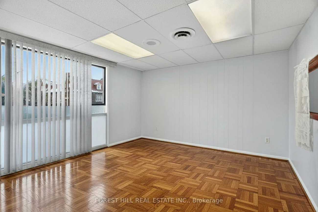655, St Clair, Wychwood, Toronto