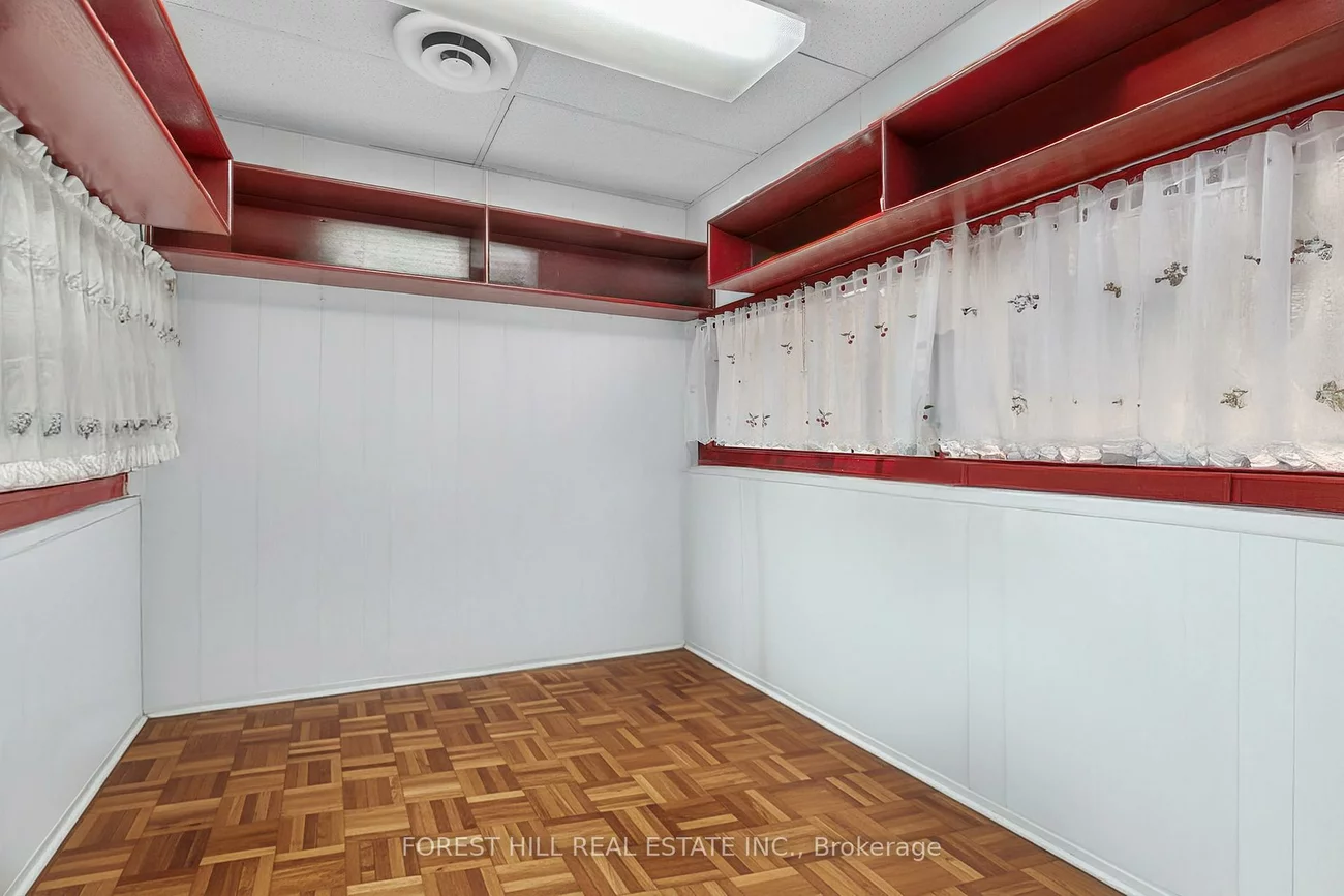 655, St Clair, Wychwood, Toronto