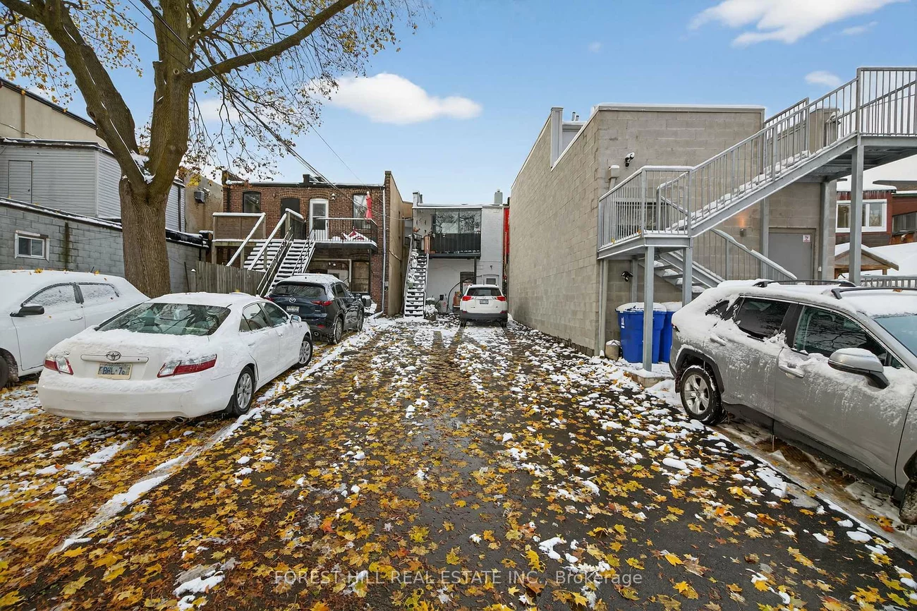 655, St Clair, Wychwood, Toronto