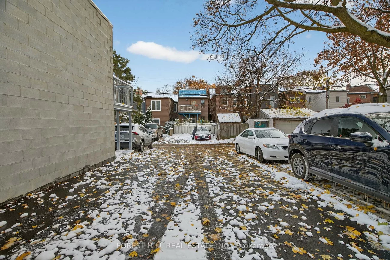 655, St Clair, Wychwood, Toronto